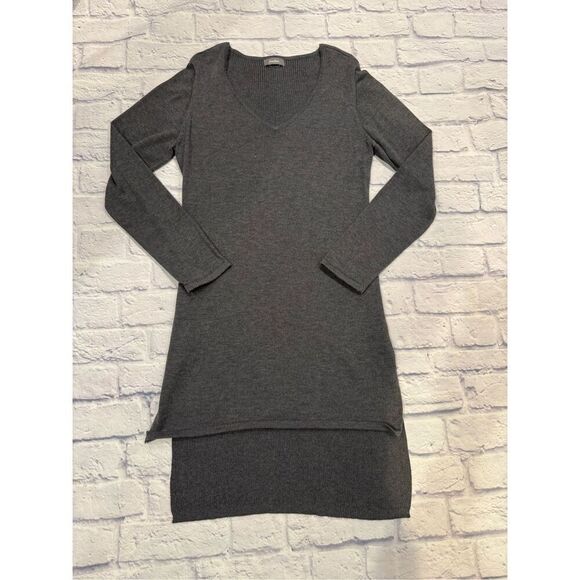 Neiman Marcus Ribbed Knit V-Neck High Low Dress in Charcoal Gray Size Medium - Picture 1 of 4
